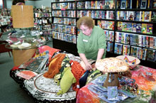 Lois Adams, EccentrixÂ´s buyer, travels across the country to buy items for the store.
