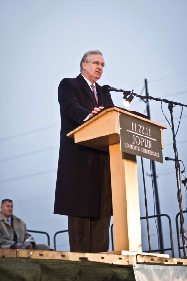 Missouri+Governor+Jay+Nixon+speaks+during+a+memorial+service+to+honor+the+6th+mensiversary+of+the+May+22+tornado+on+the+afternoon+of+Nov.+22.+Victims+and+volunteers+were+honored+throughout+the+service.%0A