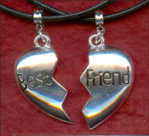 This best friend promise necklace displays how the heart breaks and never truly mends after parting ways with a best friend. 