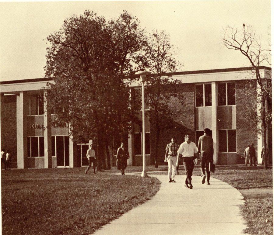 1967-1968Crossroads_StudentsonCampus.jpg