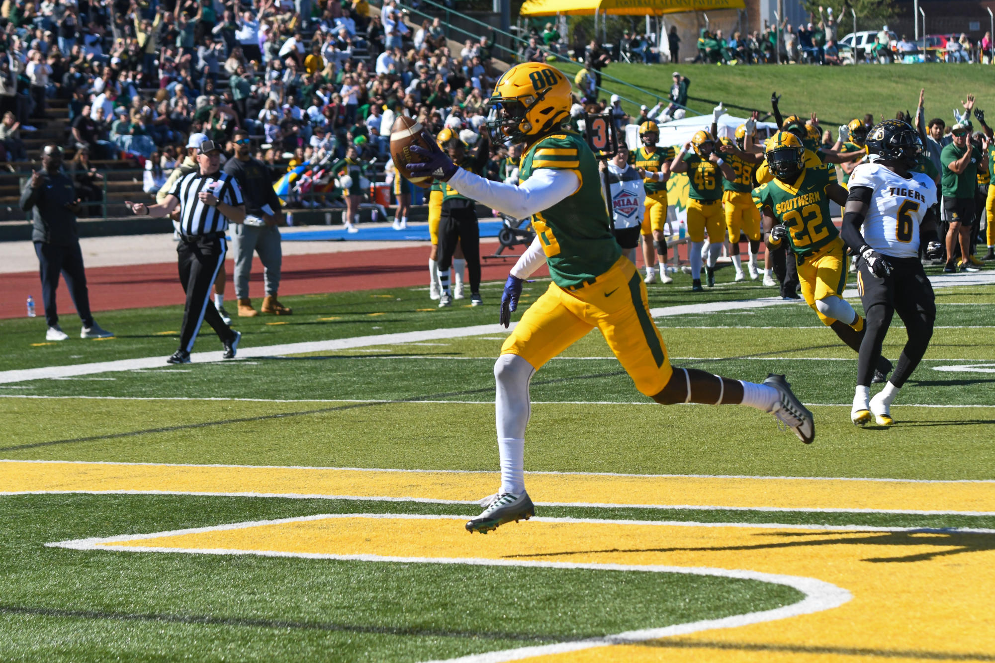 Lions Gear Up For Miners Bowl - Missouri Southern State University Athletics